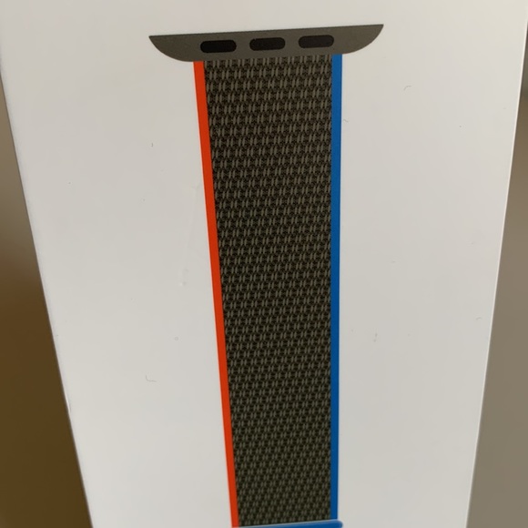 Apple Watch Olive Sport Loop - Picture 4 of 9